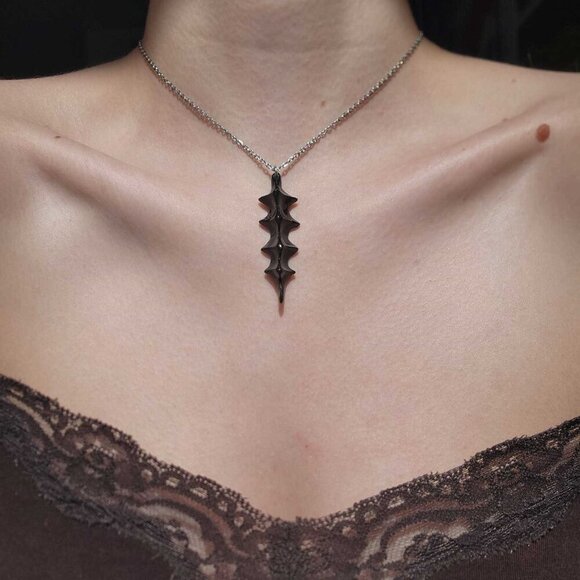Gothic black vertebrae spike vampire necklace with a small silver chain - Picture 12 of 12